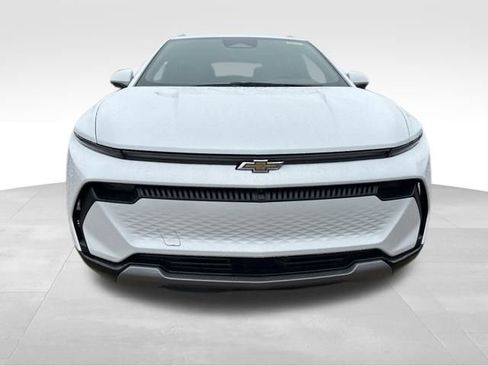 New 2026 Chevrolet Equinox EV LT image 8