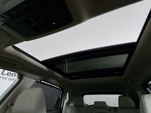 Used 2021 Nissan Rogue SL w/ Premium Package image 22