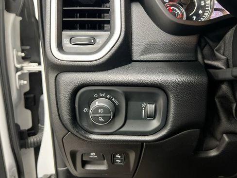 Used 2020 RAM 1500 Big Horn AWD/4WD image 18