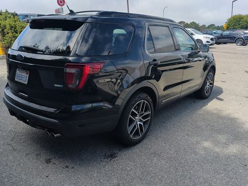 Used 2018 Ford Explorer Sport w/ Equipment Group 401A AWD/4WD image 8