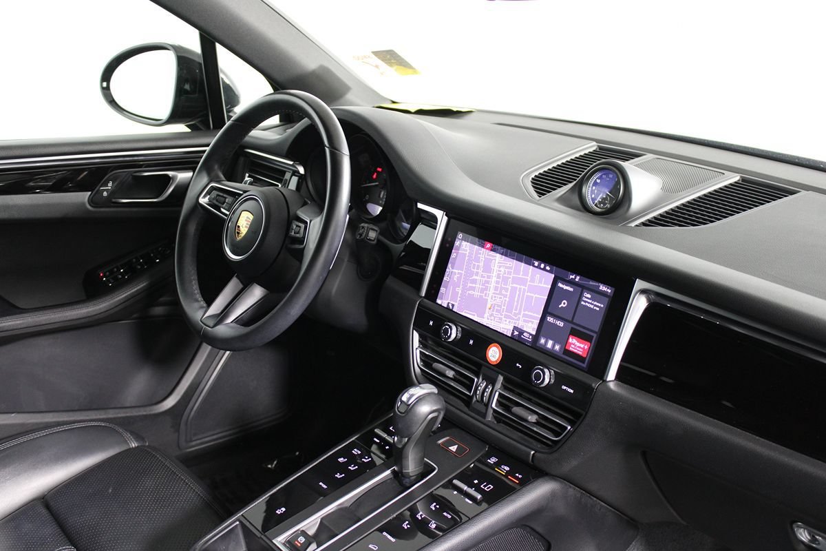 Used 2022 Porsche Macan AWD/4WD image 29