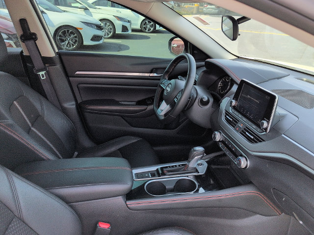 Used 2025 Nissan Altima 2.5 SR AWD/4WD image 10