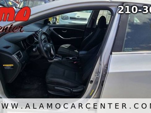 Used 2016 Hyundai Elantra GT FWD image 30