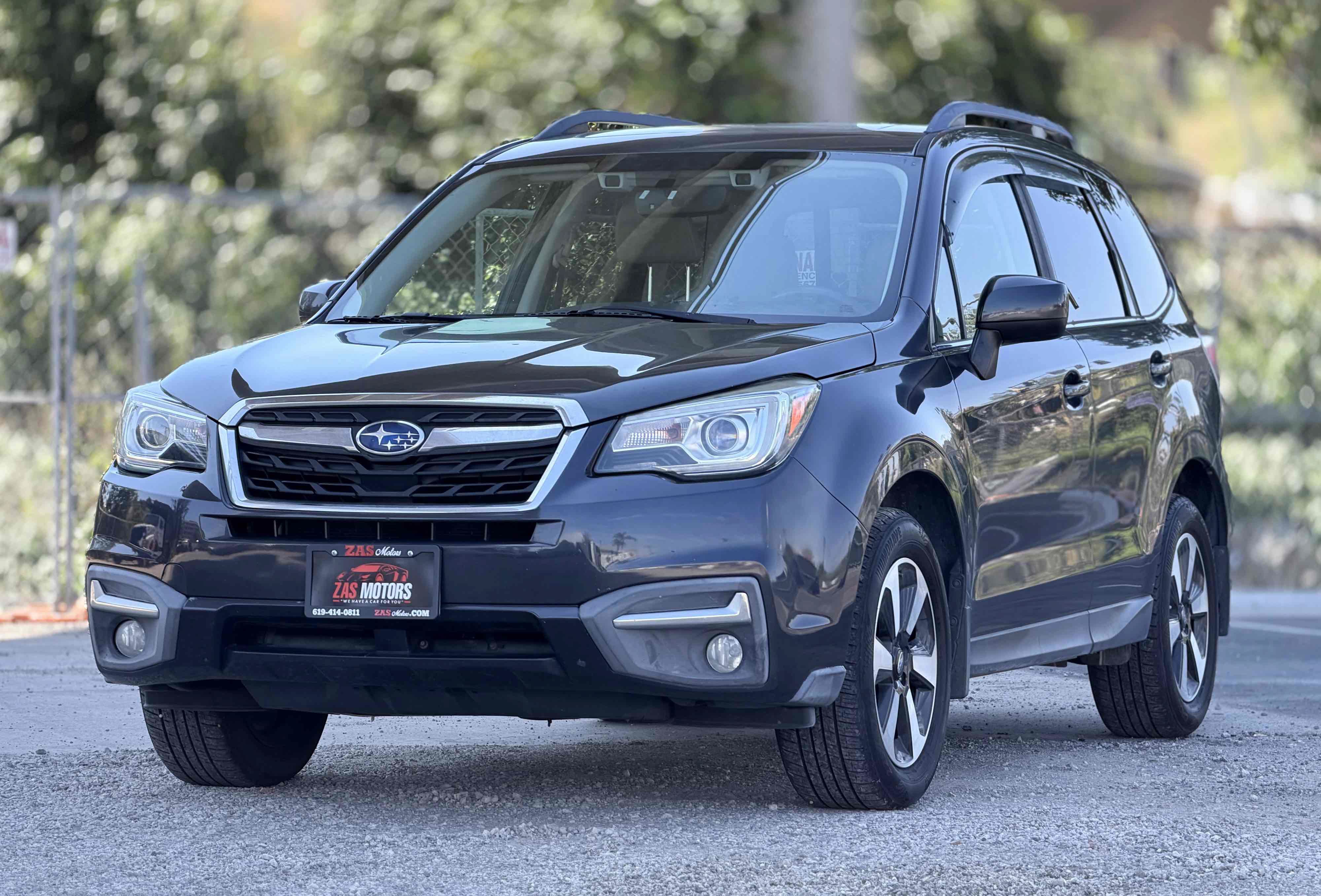 Used 2017 Subaru Forester 2.5i Limited AWD/4WD image 3