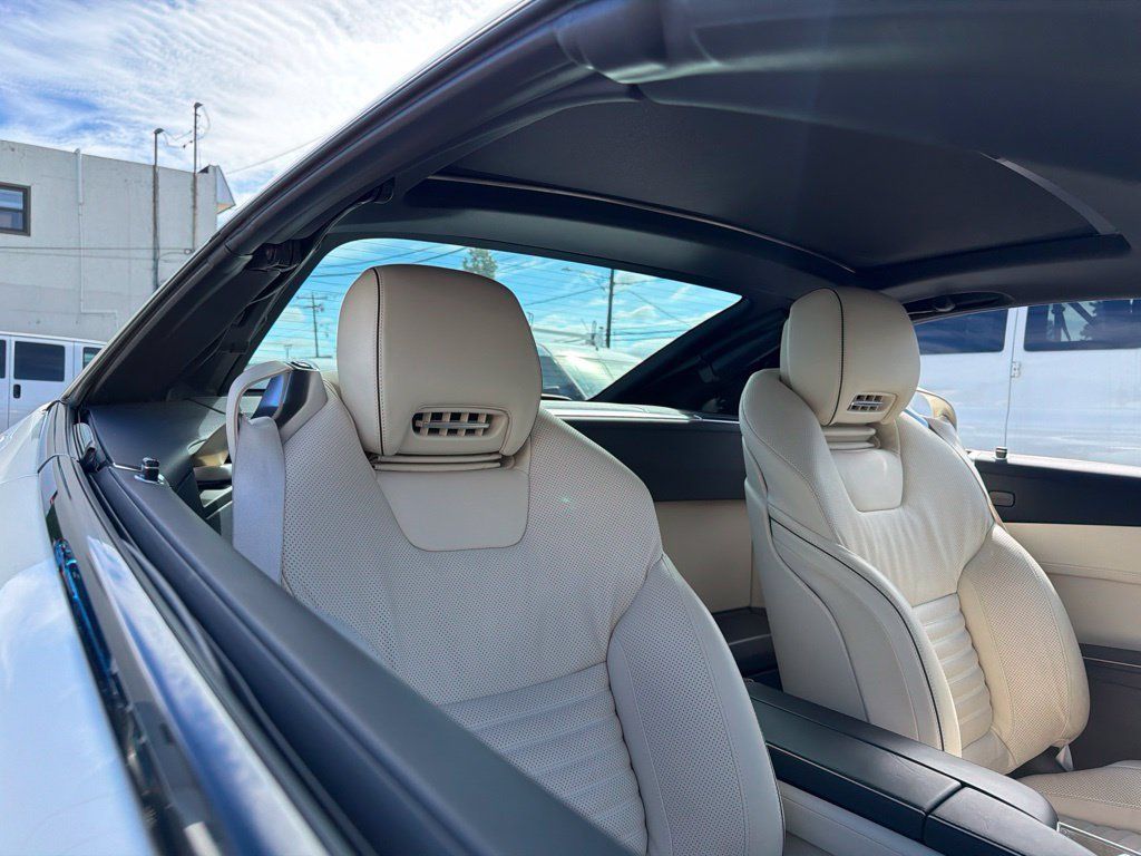 Used 2015 Mercedes-Benz SL 550 image 13