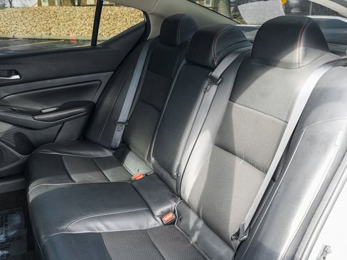 Used 2022 Nissan Altima 2.5 SR image 14