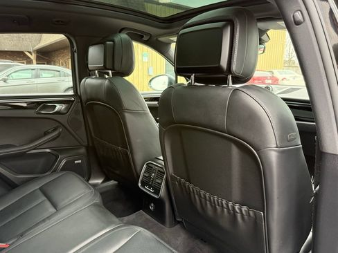 Used 2020 Porsche Macan S AWD/4WD image 18