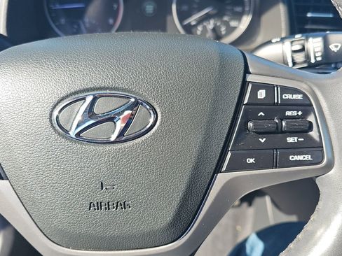 Used 2017 Hyundai Elantra Limited w/ Limited Tech Package 08 FWD image 12