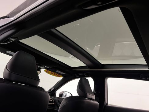 Certified 2023 Toyota Crown Limited image 25