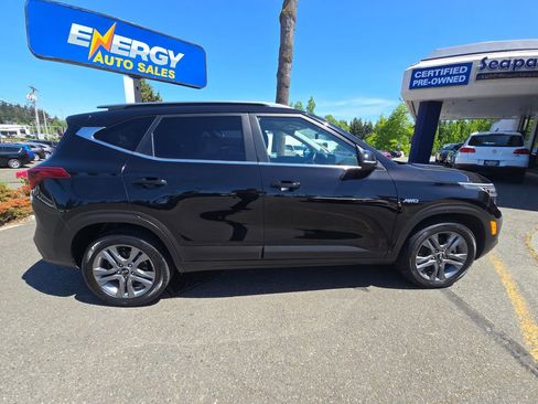 Used 2021 Kia Seltos S AWD/4WD image 8