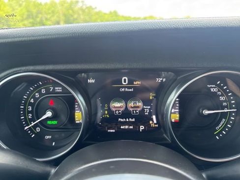 Used 2023 Jeep Wrangler Unlimited Sahara w/ Cold Weather Group AWD/4WD image 16