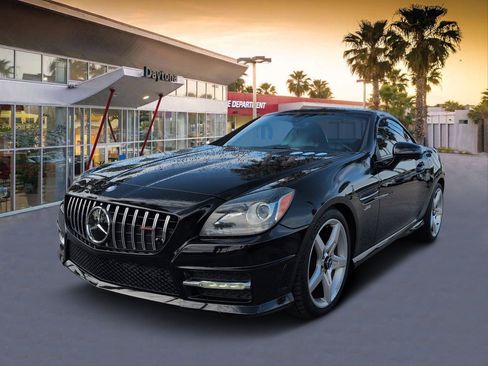 Used 2014 Mercedes-Benz SLK 250 image 7