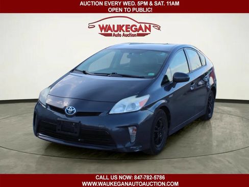 Used 2013 Toyota Prius Two FWD image 1