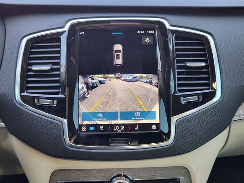 Certified 2025 Volvo XC90 B6 Plus w/ Protection Package Premier image 27