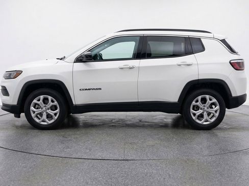 Used 2025 Jeep Compass Latitude image 5