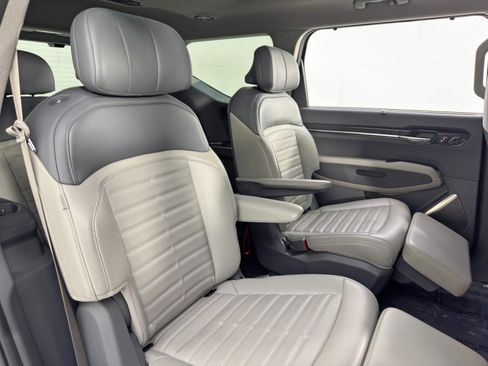 Used 2024 Kia EV9 Land image 42