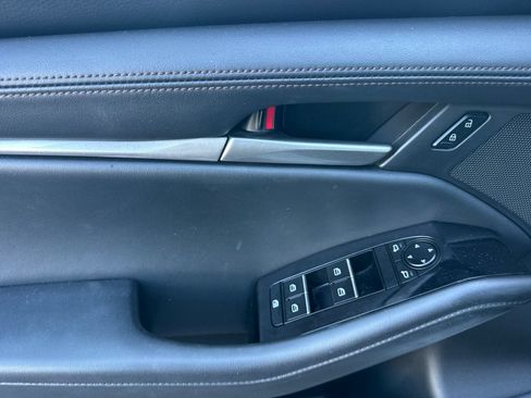 Used 2024 MAZDA MAZDA3 s FWD image 10