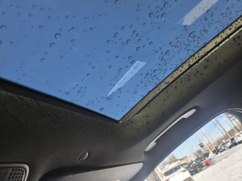 Used 2020 Mercedes-Benz GLC 300 4MATIC image 34