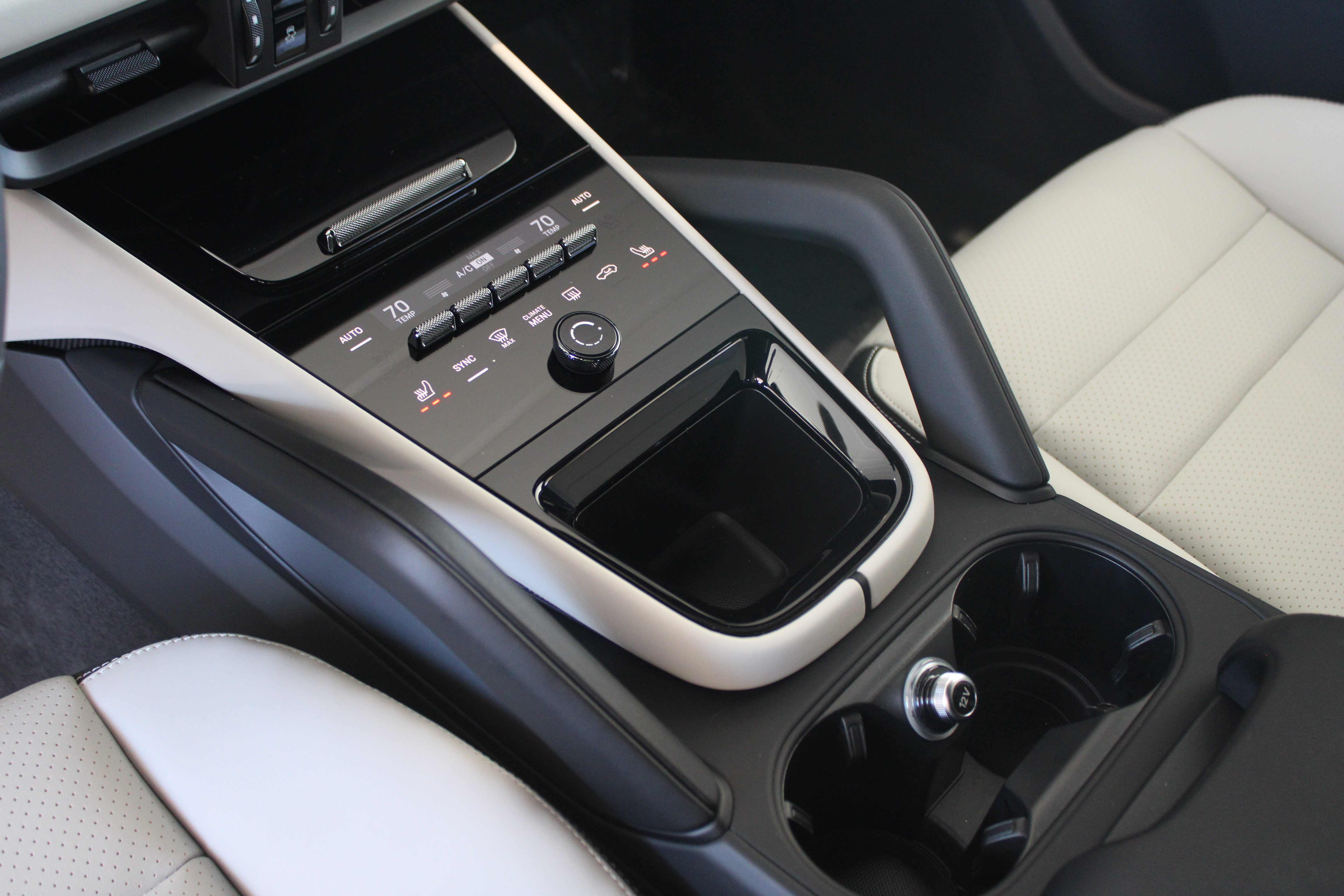 Certified 2026 Porsche Cayenne AWD/4WD image 17