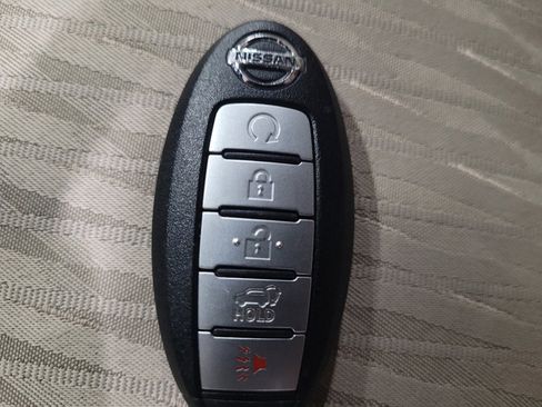 Used 2018 Nissan Rogue SV w/ Premium Package AWD/4WD image 32