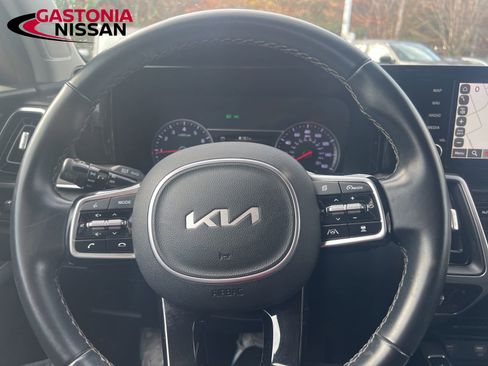 Used 2022 Kia Sorento EX image 48