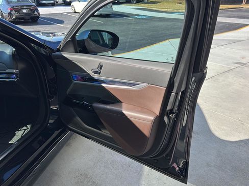 Certified 2023 BMW 740i w/ Parking Assistance Package image 11