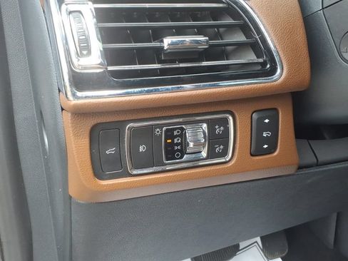 Used 2022 Lincoln Navigator Reserve AWD/4WD image 18