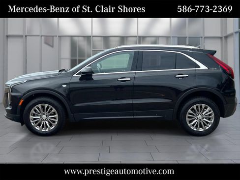 Used 2024 Cadillac XT4 Premium Luxury w/ Cold Weather Package FWD image 2