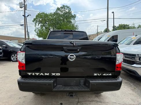 Used 2018 Nissan Titan SV w/ SV Convenience Package AWD/4WD image 6