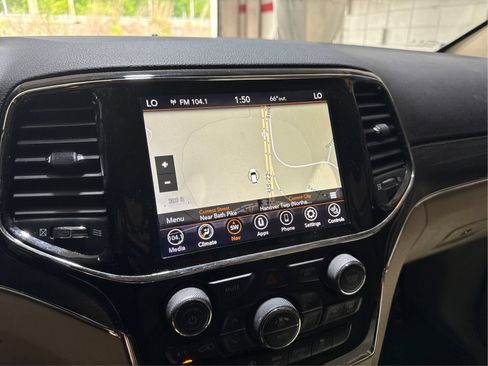Used 2020 Jeep Grand Cherokee Limited AWD/4WD image 27