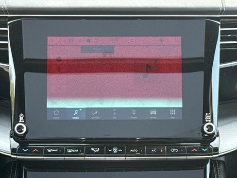 Used 2023 Jeep Wagoneer 4WD image 12