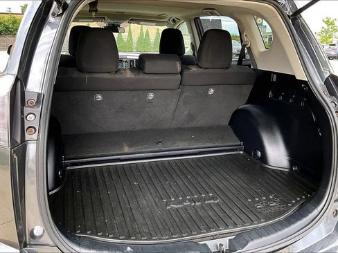 Used 2018 Toyota RAV4 XLE AWD/4WD image 29