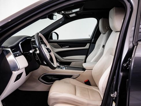 Used 2024 Jaguar F-PACE R-Dynamic S image 22