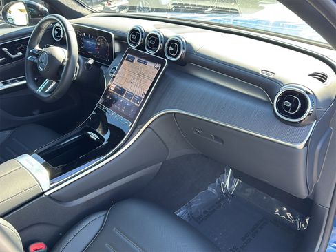 Used 2024 Mercedes-Benz GLC 300 4MATIC w/ AMG Line image 26