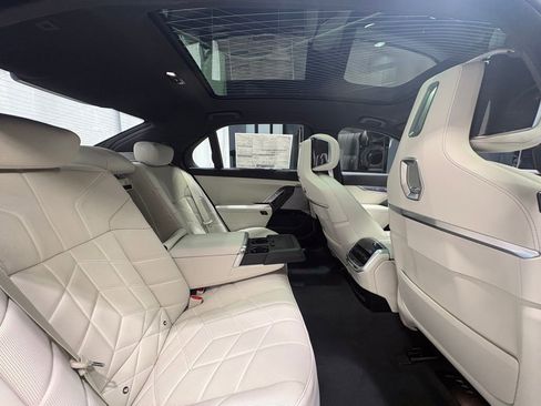New 2026 BMW 760i xDrive w/ Premium Package AWD/4WD image 22
