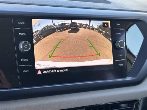 Used 2022 Volkswagen Taos SE image 13