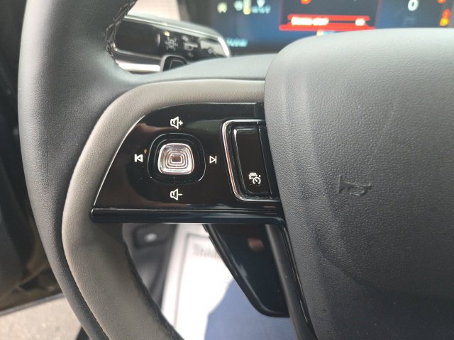 Used 2024 Lincoln Corsair AWD w/ Equipment Group 101A image 30