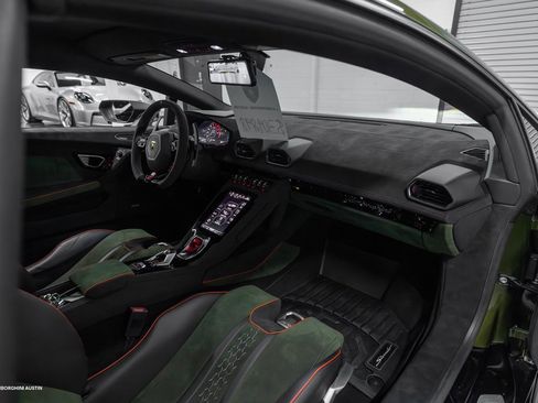 Used 2024 Lamborghini Huracan Sterrato image 41