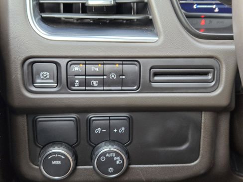 Used 2023 Chevrolet Tahoe LT w/ LT Signature Plus Package image 24