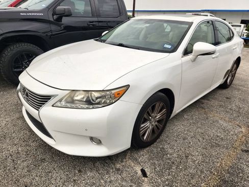 Used 2015 Lexus ES 350 w/ Premium Package FWD image 3