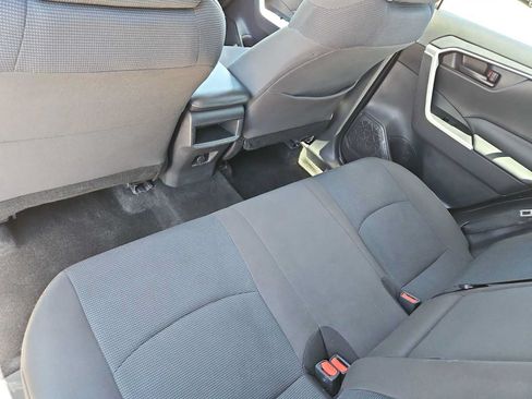 Used 2021 Toyota RAV4 LE w/ Carpet Mat Package (TMS) FWD image 18