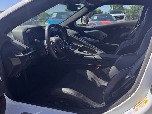 Used 2023 Chevrolet Corvette Stingray Premium Conv w/ Z51 Performance Package RWD image 6