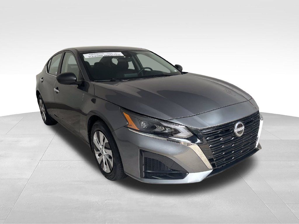 Used 2025 Nissan Altima 2.5 S FWD image 7