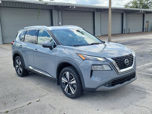 Certified 2021 Nissan Rogue SL w/ Premium Package FWD image 3