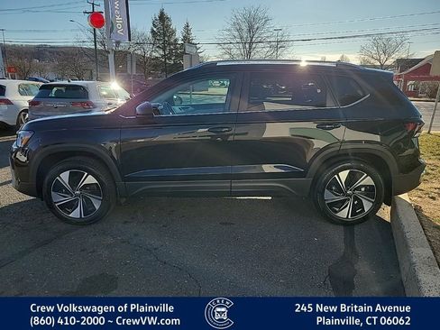 New 2026 Volkswagen Taos SE image 25