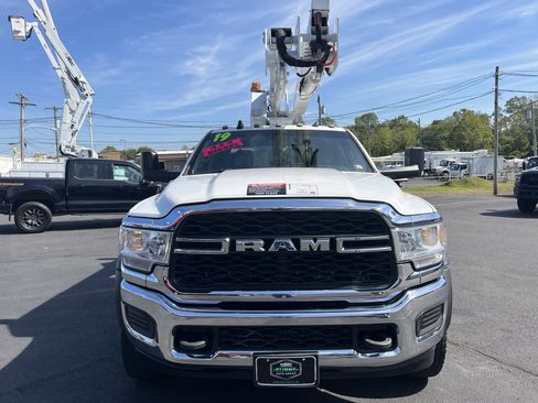 Used 2019 RAM 5500 Tradesman w/ Chrome Appearance Group image 10