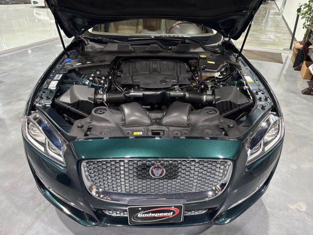 Used 2017 Jaguar XJ L Portfolio AWD/4WD image 8