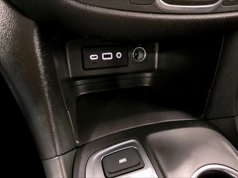 Used 2022 Chevrolet Equinox LT w/ LPO, Floor Liner Package image 26