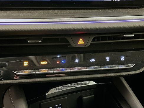 Used 2025 Buick Envision Preferred image 24