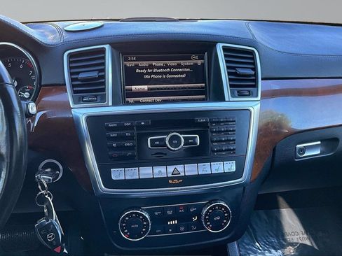 Used 2013 Mercedes-Benz GL 450 4MATIC image 24